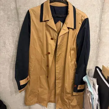 [ 중고 ] 베이지 네이비 트렌치코트 앤드에이