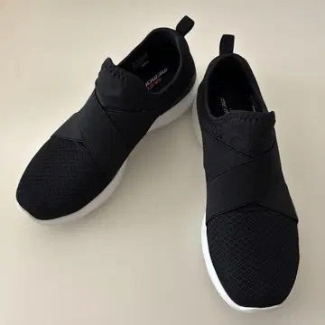 스케쳐스 메모리폼 슬립온 블랙