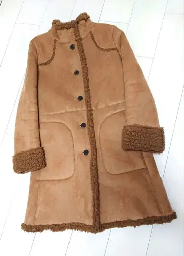 ADIEU TRISTESSE 페이크 무스탕 코트