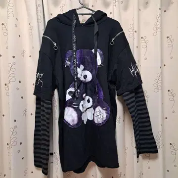 노에미 쿠로미 후드티