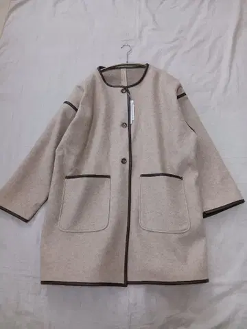 미사용 새상품. 노카라 롱 자켓 베이지 M 사이즈도 크게 나왔어요
