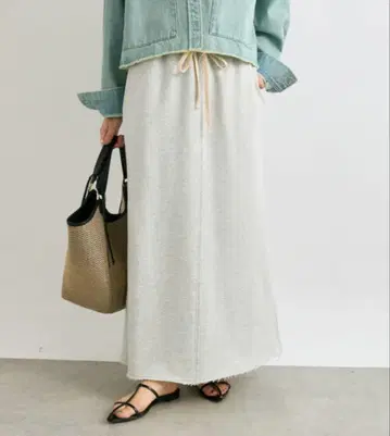 리브 드와 맨투맨 이지 스커트