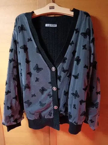 스칼라 나비 자수 니트 가디건