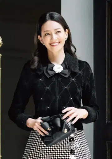 엠즈 그레이시 2025AW 카탈로그 인스타 게재 가디건