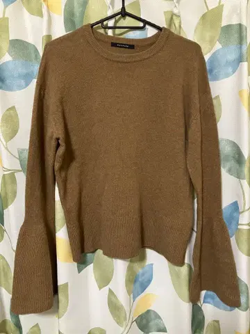 [ 새상품급 ] MACPHEE 맥피 베이지 플레어 슬리브 스웨터 S