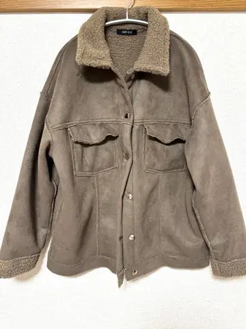 스웨이드 느낌 보아 카라 부착 브라운 자켓