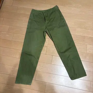 올리브 그린 워크 팬츠 3/8