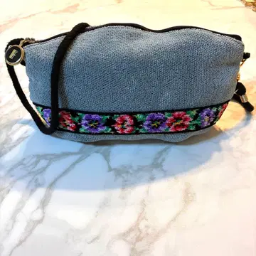 새상품급 FEILER 페이 꽃무늬 자수 숄더백 그레이