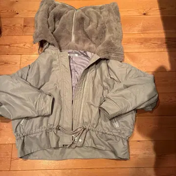 SNIDEL 퍼 달린 그레이 숏 자켓