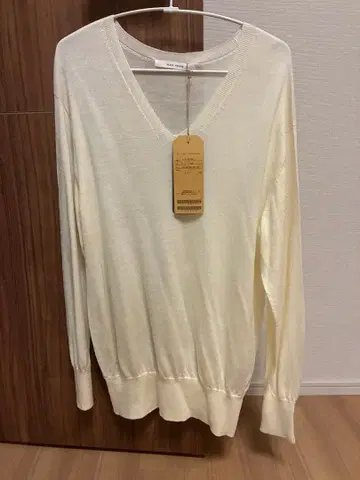 PLAIN PEOPLE 아이보리 V넥 니트