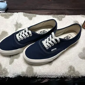 Vans 네이비 스니커즈