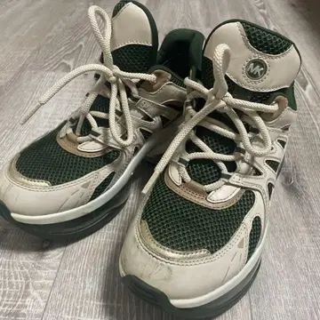 MICHAEL KORS 마이클코어스 통굽 스니커즈 6M