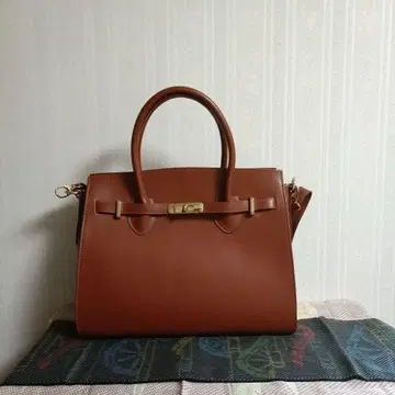 브라운 핸드백 합성 피혁