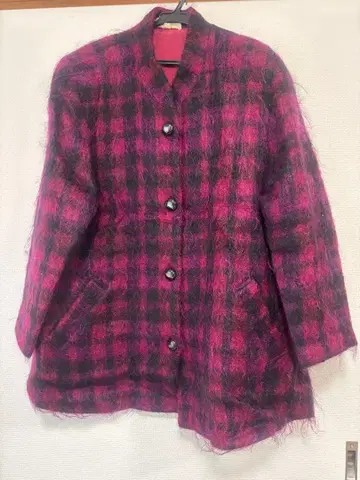 핑크와 블랙 체크 무늬 자켓