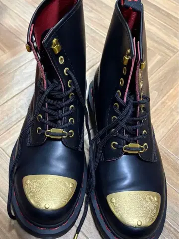 닥터마틴 부츠 UK6 드래곤 빨간색 새상품