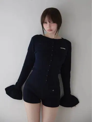 andmary 앤드마리 Pansy 니트 세트업 네이비