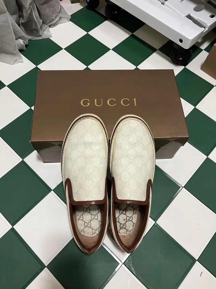 Men&#x27;s Gucci Sneakers Slip-on 260