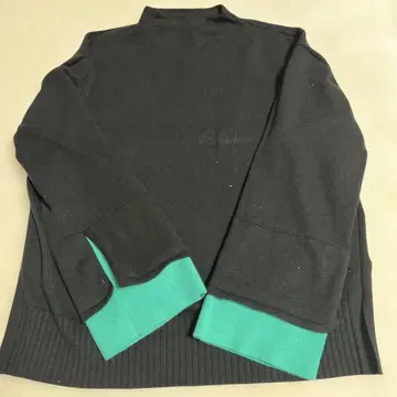 머스트바이 유코유코 배색 니트