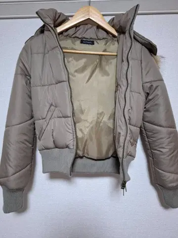 EGOIST [가격 인하] 다운 코트(숏) 카키색 사이즈 S 퍼 포함