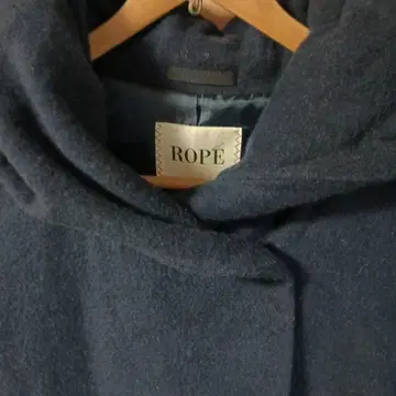 신년 세일! ROPE 후드 부착 네이비 코트