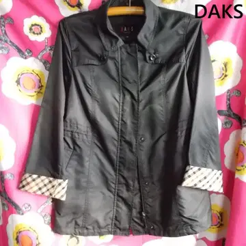 닥스 스프링 코트 블랙 색상