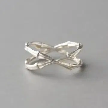 컨디션 최상 LANIE bone ring CROSS SILVER925