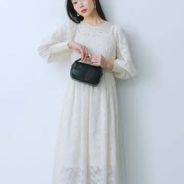 SENCE OF PLACE 허리 마크 셔링 원피스