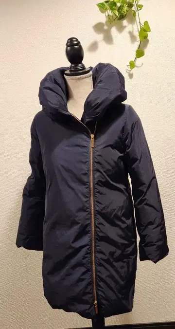 Noble 다운 코트 미디 기장 컨디션 최상