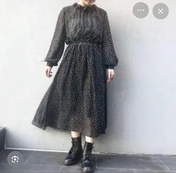 레이빔즈 프릴 카라 도트 맥시 원피스