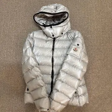 MONCLER 후드 부착 다운 자켓 0 size 실버 몽클레르