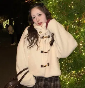 [ 미사용 새상품 ] AmlyCity 라메 보아 블루종 아이보리 리나티