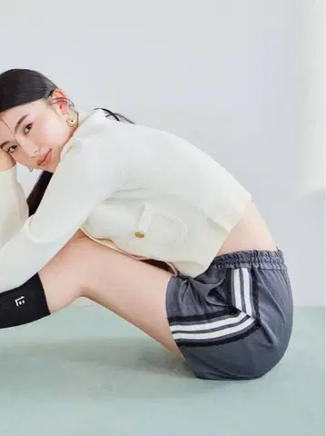 택 포함 미사용 새상품 LILYBROWN 사이드 라인 숏팬츠