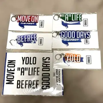 THE FIRST 클리어 키링과 스티커