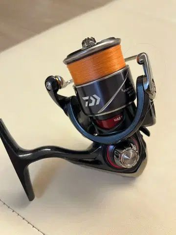 다이와 월하미인 X LT2000S 스피닝 릴