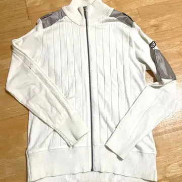 PGA TOUR (PGA 투어) 니트 새상품급