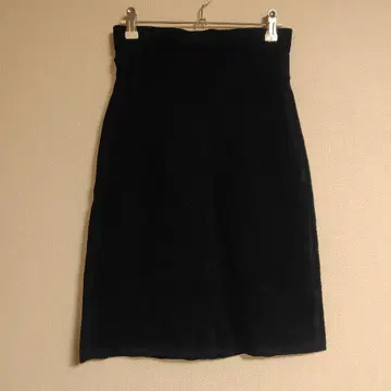 루시앙페라피네 블랙 타이트 스커트 무릎 기장