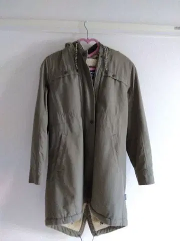 Patagonia 인슐레이티드 플레이리던 후드티 모즈 코트