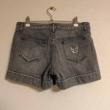 루시앙페라피네 스컬 자수 그레이 숏팬츠