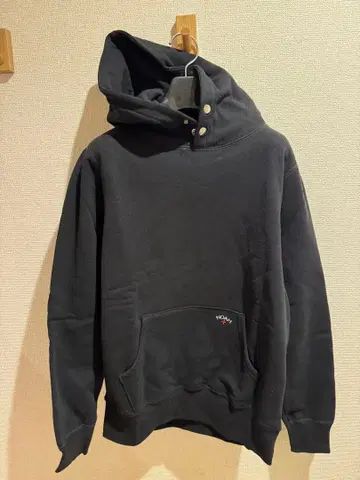 NOAH 블랙 스냅 후디