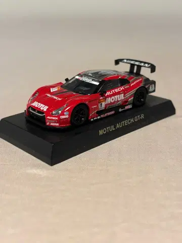 교쇼 MOTUL AUTECH GT-R 1/64 스케일 미니카