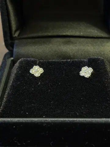 플라티나 900 다이아 0.05ct 꽃 모양 귀걸이