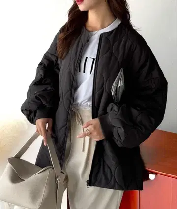 블랙 퀼팅 다운 자켓