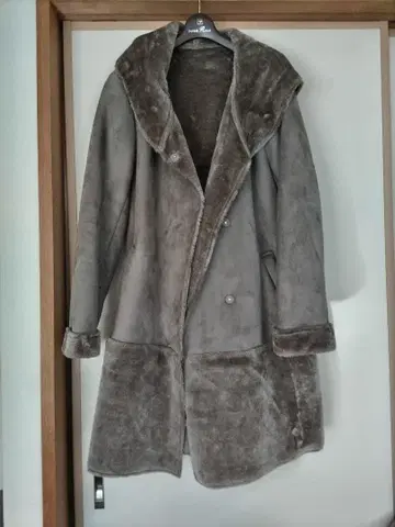 픽시 하트 보아 안감 후드 부착 코트