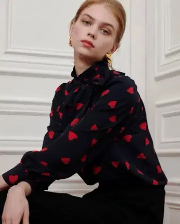 LOULOU WILLOUGHBY 데신 하트 프린트 보타이 블라우스