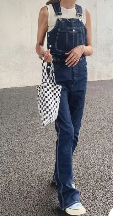 HOLIDAY SLIM FLARE DENIM 슬림 플레어 오버롤