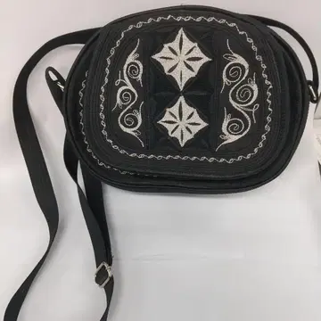 블랙 자수 나일론 숄더백