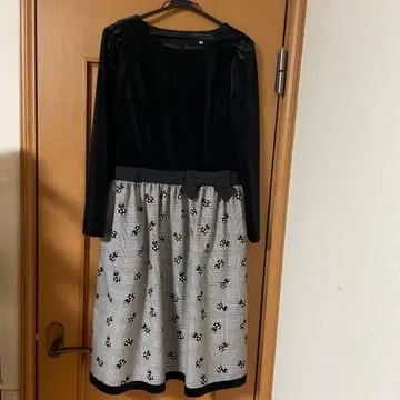 긴팔 벨벳 체크 무늬 원피스 사이즈 40