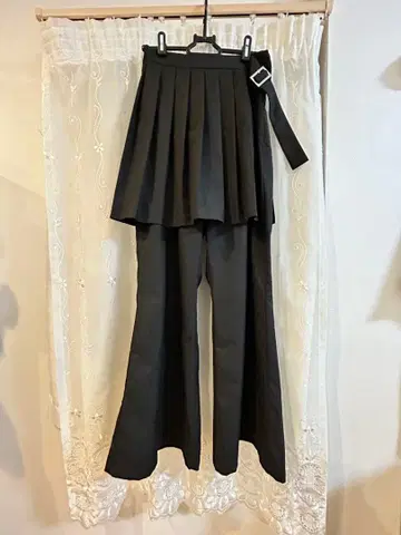 새상품급 HARE 플리츠 스커트 레이어드 팬츠