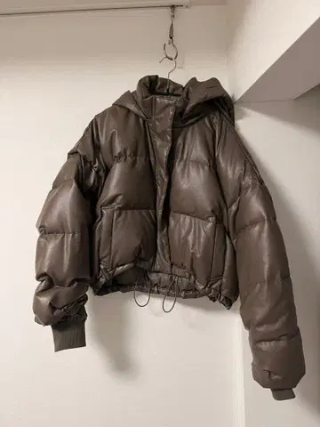 GYDA 브라운 크롭 다운 자켓