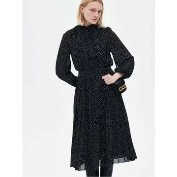 미라 오웬 도트 조젯 원피스 블랙